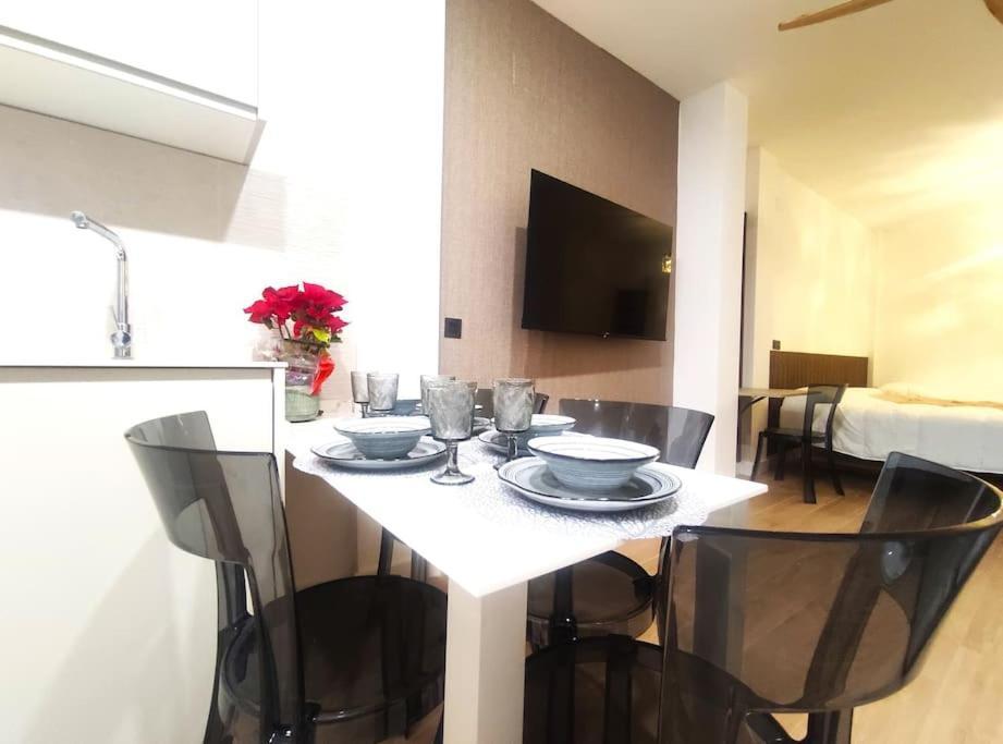 סביליה Oasis Suites Fernando IV מראה חיצוני תמונה